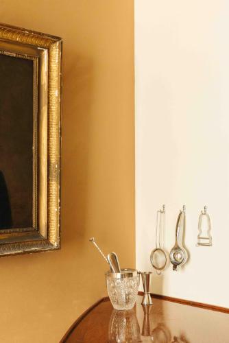 Les Suites Cinabre – Paris, TX