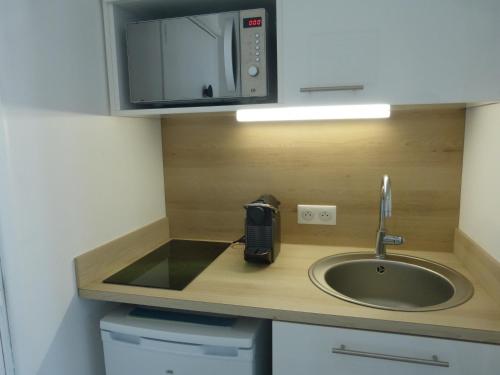 Kitchen, Studio Blue Marina Luxe - Port Nature - Village Naturiste in Agde