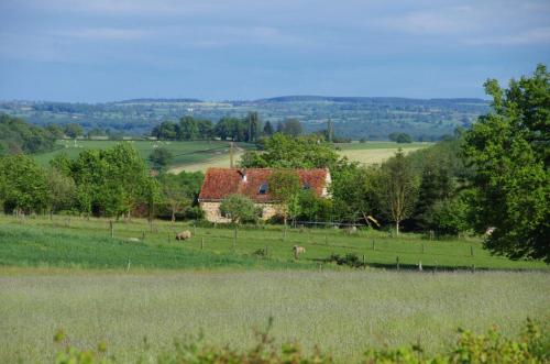 Gte Avec Piscine Sainte Anne - Location saisonnière - Ygrande