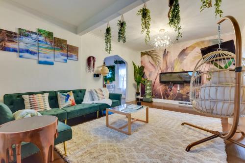 Explore Niagara Falls! Colorful Upstate Getaway - Lewiston, NY
