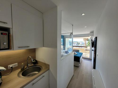 Kitchen, Studio Blue Marina Luxe - Port Nature - Village Naturiste in Agde