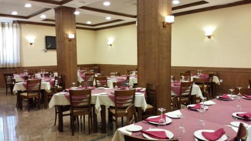 Restaurant, HOTEL RURAL LA TEJA in Segura De Leon