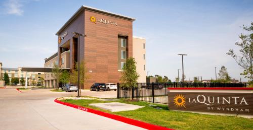 La Quinta Inn & Suites by Wyndham Austin Parmer Tech Ridge