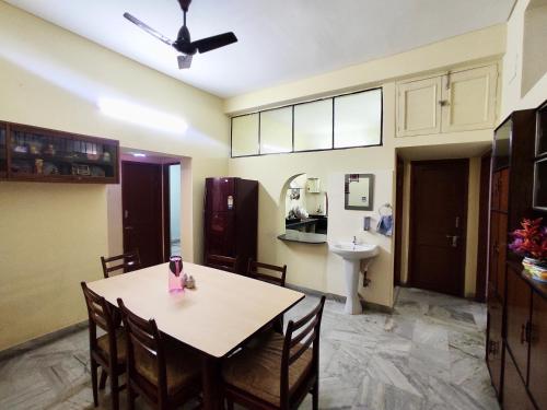 Spacious 3BHK House opp South City Mall