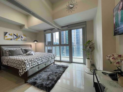 Luxe 1BR w/ Balcony @ Uptown Parksuites, Baras