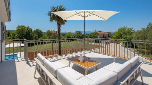 ระเบียง/ชานเรือน, Villa Palma in ยูติซี