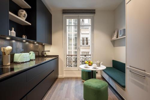 The very central location allows you to go everywhere in Paris in 30 minutes