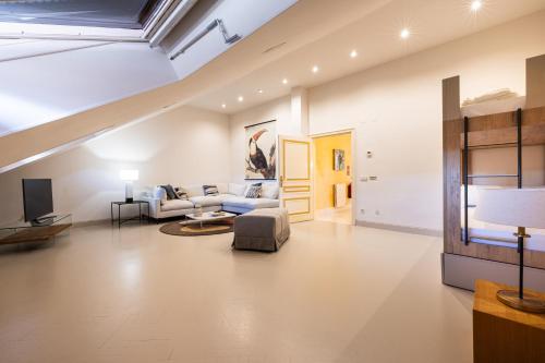 Közös társalgó / TV, CASA CON PISCINA EN EL CENTRO in Tudela
