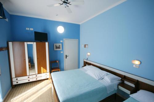 Triple Room image 4