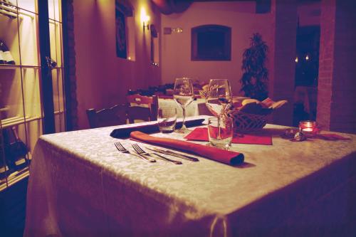 Étterem, Alloggi e Trattoria Agli Alberoni in Brussa