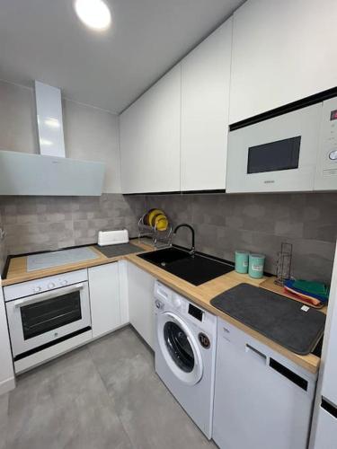 One-Bedroom Apartment image 9