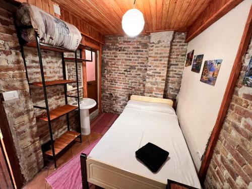 1 twin bed