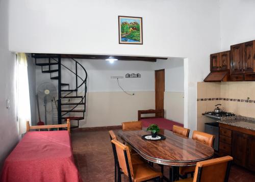 2 bedrooms, 4 beds