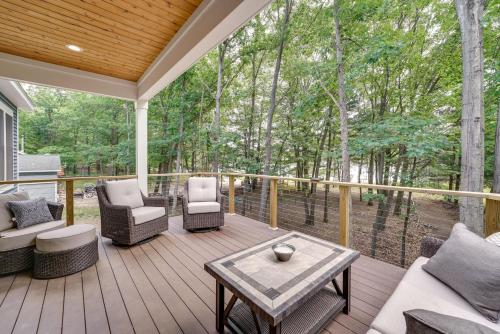 Dock & Yard Games: Lakefront Michigan Getaway! in Branch Township (MI)