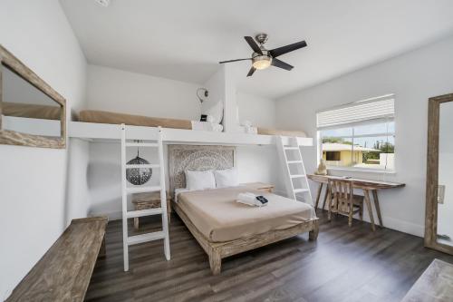 Treehouse Studio Hotel - image 13