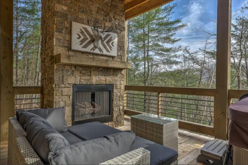 Secluded Luxury Lodge Near Downtown Blue Ridge - Great Views in Blue Ridge, USA