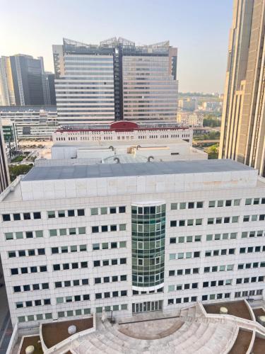 Exterior view, City Home 77 in Centro Direzionale