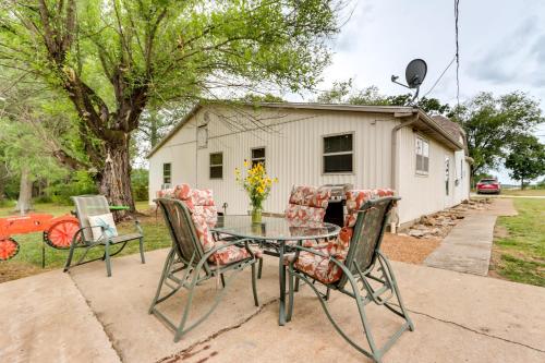 Quiet Countryside Weaubleau Home w/ Patio & Grill! in Galmey (MO)