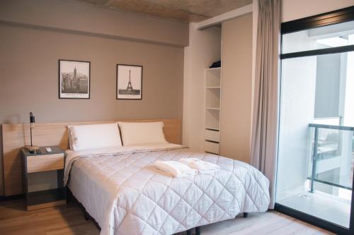 Studio Apartment image 10