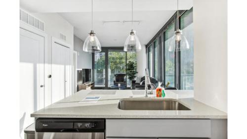 Piedmont Park 1 bdrm - Tap to explore photos