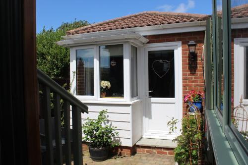 Little Worsley and The Shepherds Hut - Ventnor