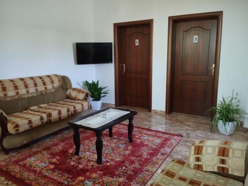 The Garden Guest House in Divjake