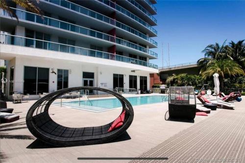 1B/1B Apartment in Hallandale Amazing Views in Hallandale Beach, USA