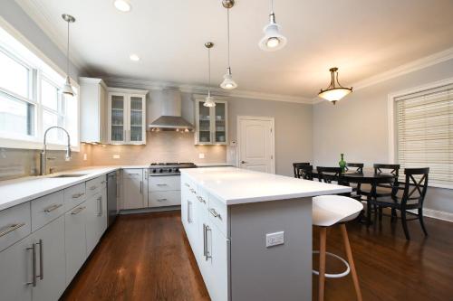 Luxury Home near Wrigley, Boystown & Andersonville in Chicago, USA