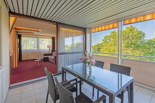 ทัศนียภาพ, Hotel Club Tihany in ทิฮานี่