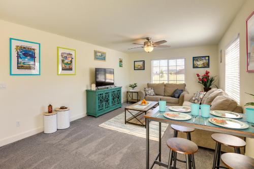 12 Mi to Reno Hot Tub Haven in Sparks!