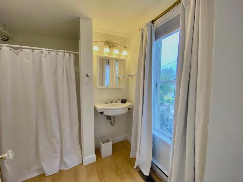 Seaside Inn - image 6