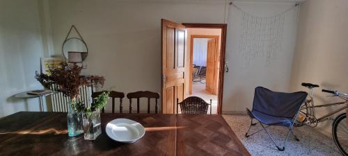 Family Room with Garden View image 3