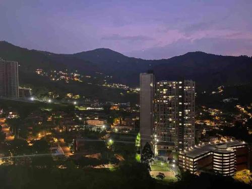 Apartamento NUEVO y amoblado NUEVO