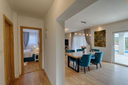 Unique retreat - Apartment Harmony with private pool in Gizdavac