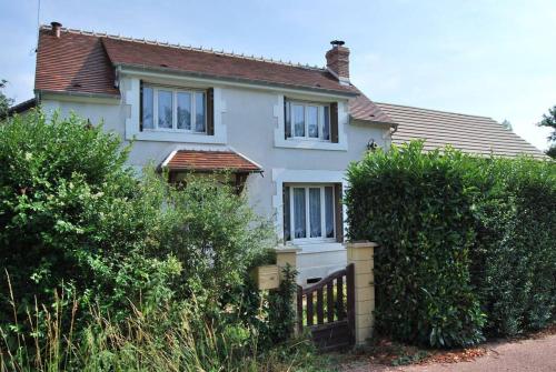 Maison de campagne avec piscine - Saint-Benin-des-Bois