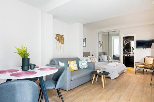 The Charm Studio in Glyfada, Atene