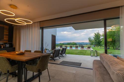 Pandangan, Iris Croatica J - deluxe apartment with shared pool, awarded BEST APARTMENT IN CROATIA 2024 in Oroslavje