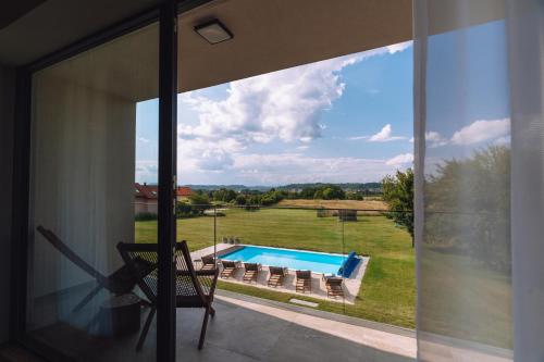 Pandangan, Iris Croatica J - deluxe apartment with shared pool, awarded BEST APARTMENT IN CROATIA 2024 in Oroslavje