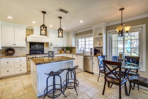 Palm Desert Townhome with Pool Access and Golf Course! in Palm Desert, USA