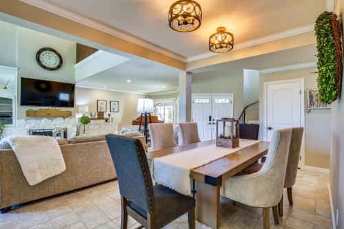 Palm Desert Townhome with Pool Access and Golf Course! in Palm Desert, USA