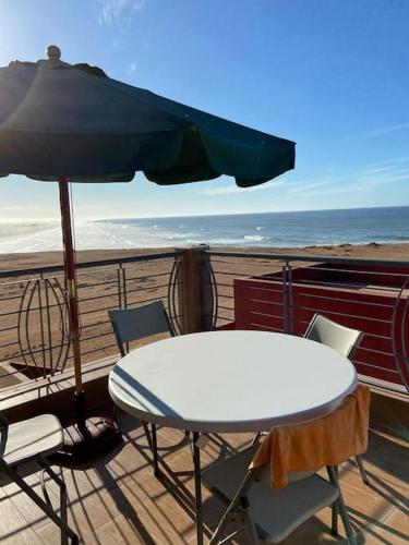 발코니/테라스, LA PERLE DE L'OCÉAN 2 Appartement de rêve face à l'Atlantique luxe, confort et dépaysement (LA PERLE DE L'OCEAN 2 Appartement de reve face a l'Atlantique luxe, confort et depaysement) in 아크펜니르