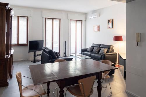 Apartment close to Duomo, Milán (fotografie 9)