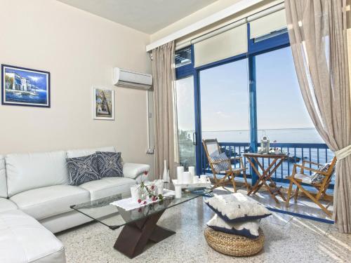 Mourayio Apartments in Pomos