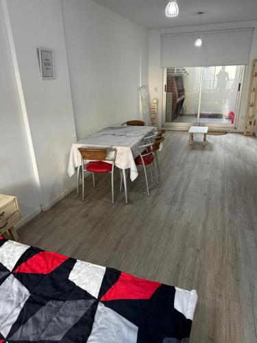 One-Bedroom Apartment image 7