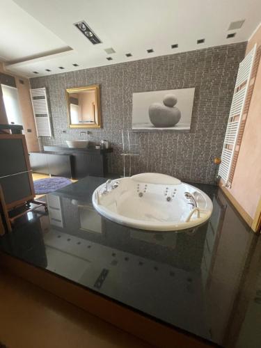 Attico con vista spettacolare e Jacuzzi, Boloňa (fotografie 3)