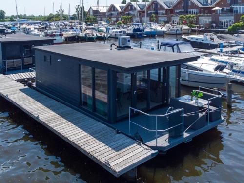  Tiny houseboat Parel IV - airco in Uitgeest