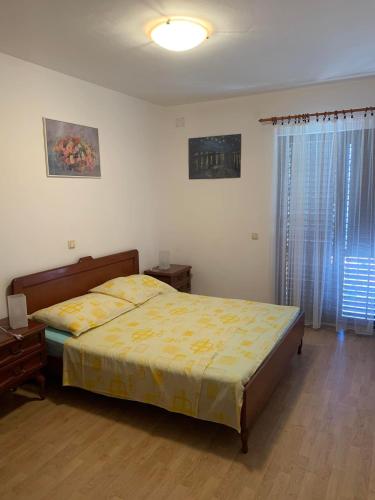 Three-Bedroom Apartment with Balcony and Sea View image 10
