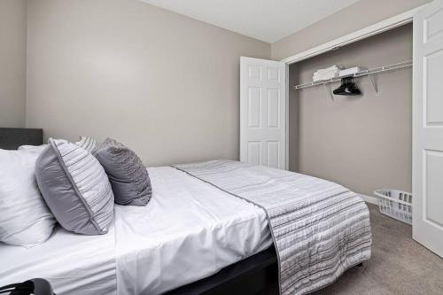 Family-Friendly Raleigh Home, Close to Downtown in Raleigh, USA