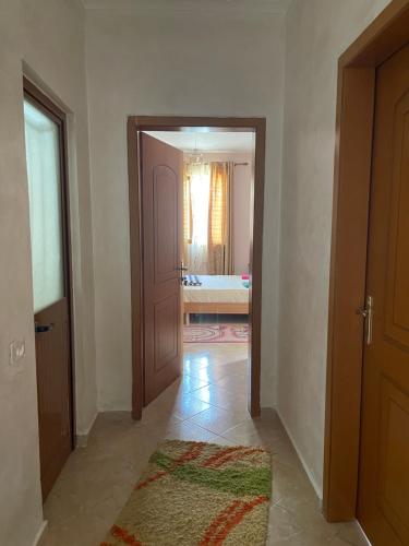 Private Rooms 2 - City & Mountain Views & Free Parking & WiFi, Tirana (Foto 7)