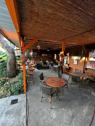 Tampa Bay Oasis in Tarpon Springs (Florida)